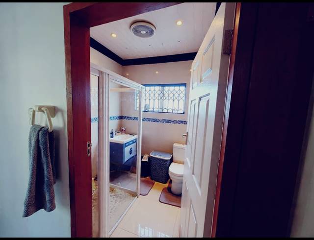 3 BEDROOM SIMPLEX FOR SALE IN SHALLCROSS